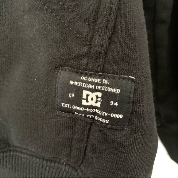 DC Shoes Black Pullover Hoodie Size Small - Picture 3 of 9